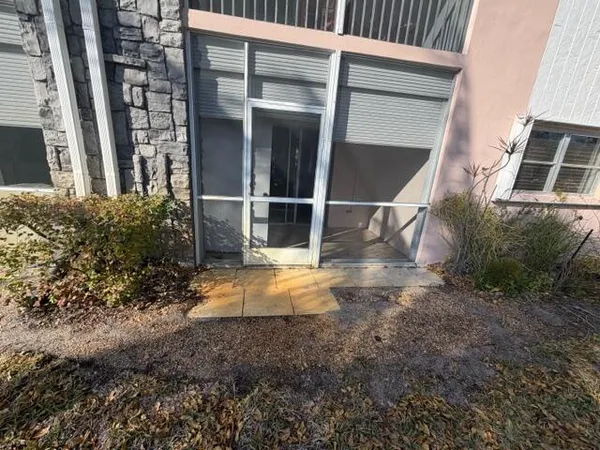 $159,900 | 18081 Southeast Country Club Drive, Unit 121, Tequesta, FL 33469