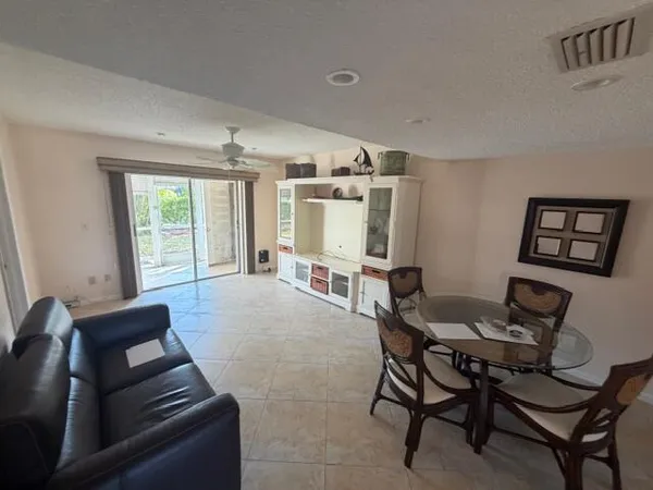 $159,900 | 18081 Southeast Country Club Drive, Unit 121, Tequesta, FL 33469