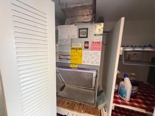 $159,900 | 18081 Southeast Country Club Drive, Unit 121, Tequesta, FL 33469