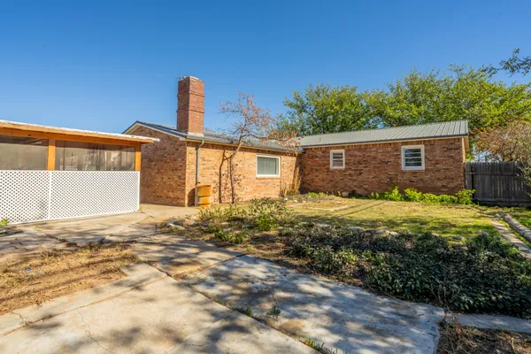 $159,000 | 1601 Avenue O, Tahoka, TX 79373