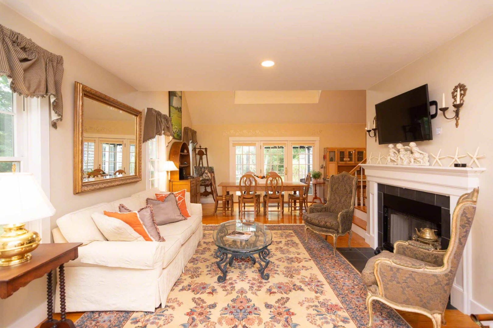 14 Bold Meadow Road Edgartown, MA 02539 - Photo 7 of 37 Living Room