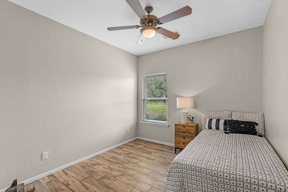 814 Sunset Trail Angleton, TX 77515 - Photo 15 of 33 2nd Bedroom