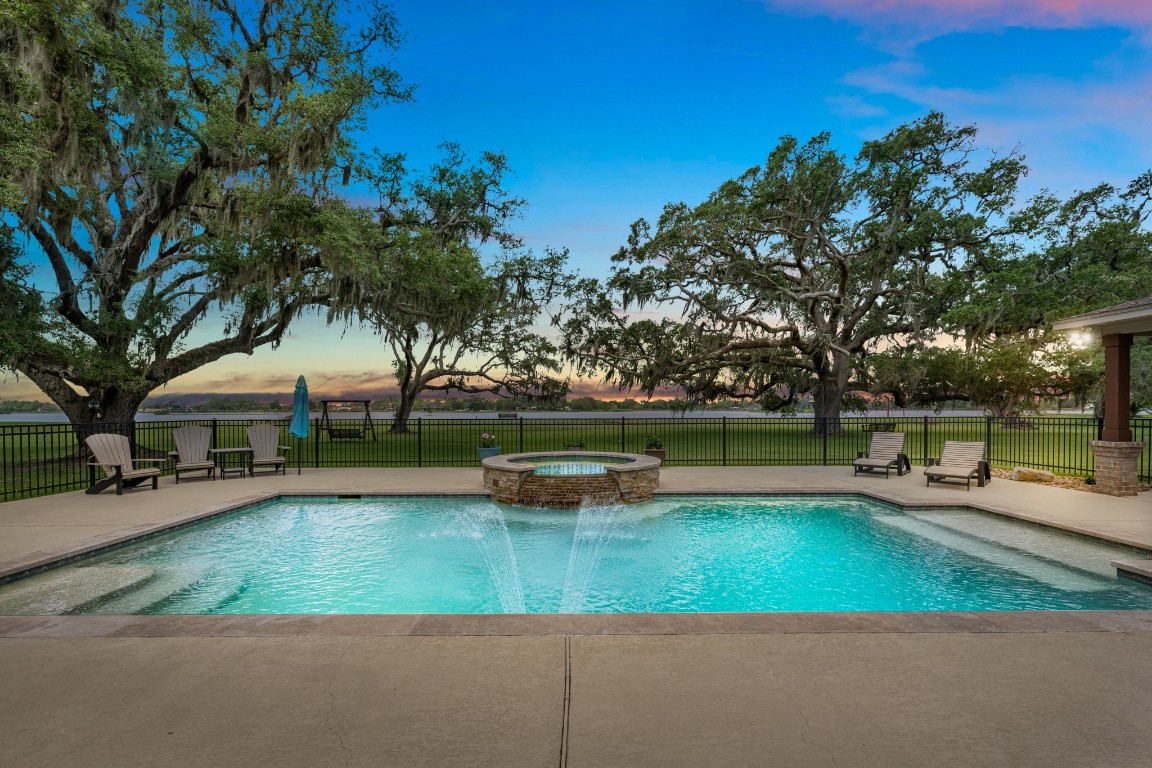 814 Sunset Trail Angleton, TX 77515 - Photo 22 of 33 Pool