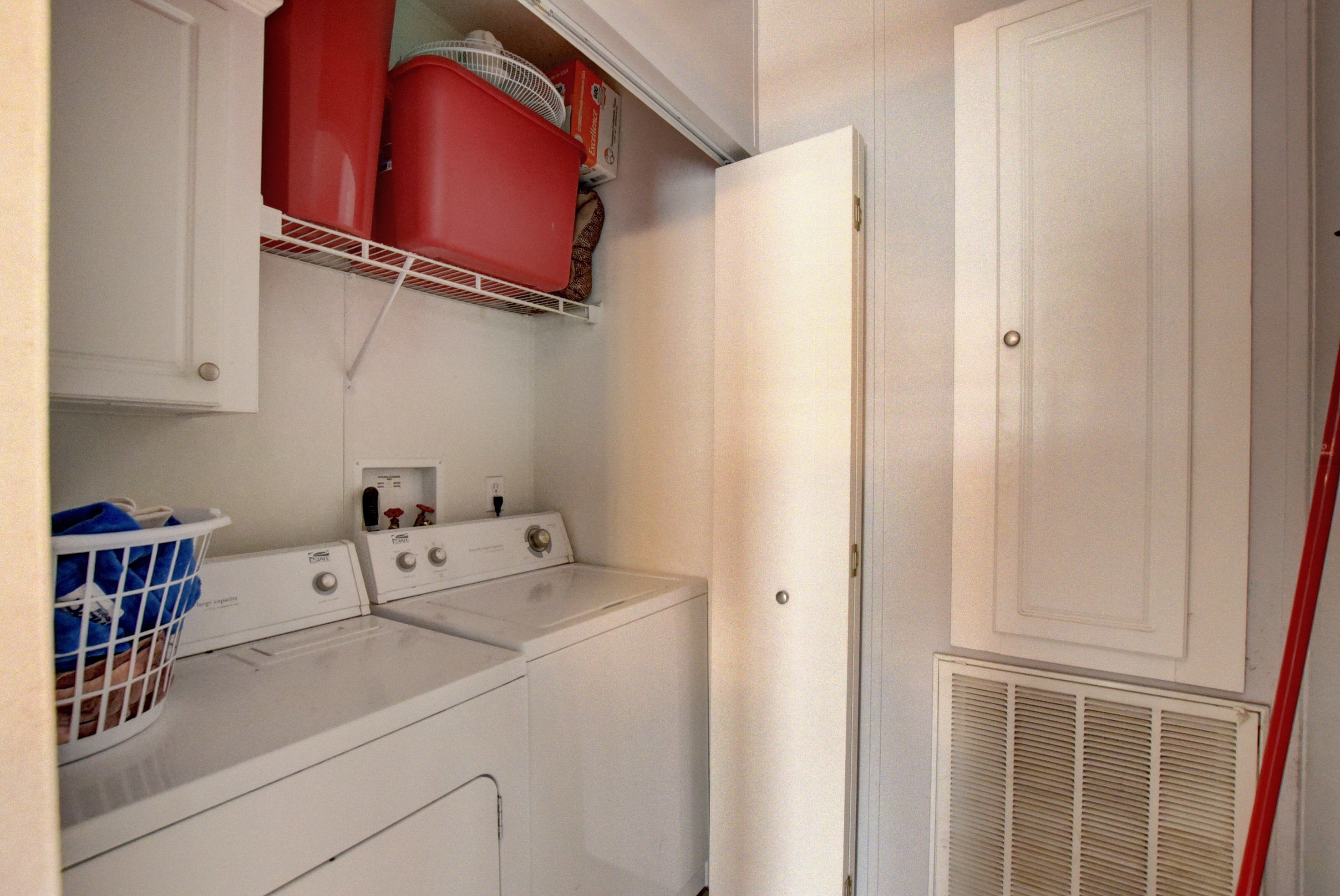 10442 Marina Way Boca Raton, FL 33428 - Photo 17 of 30 laundry closet