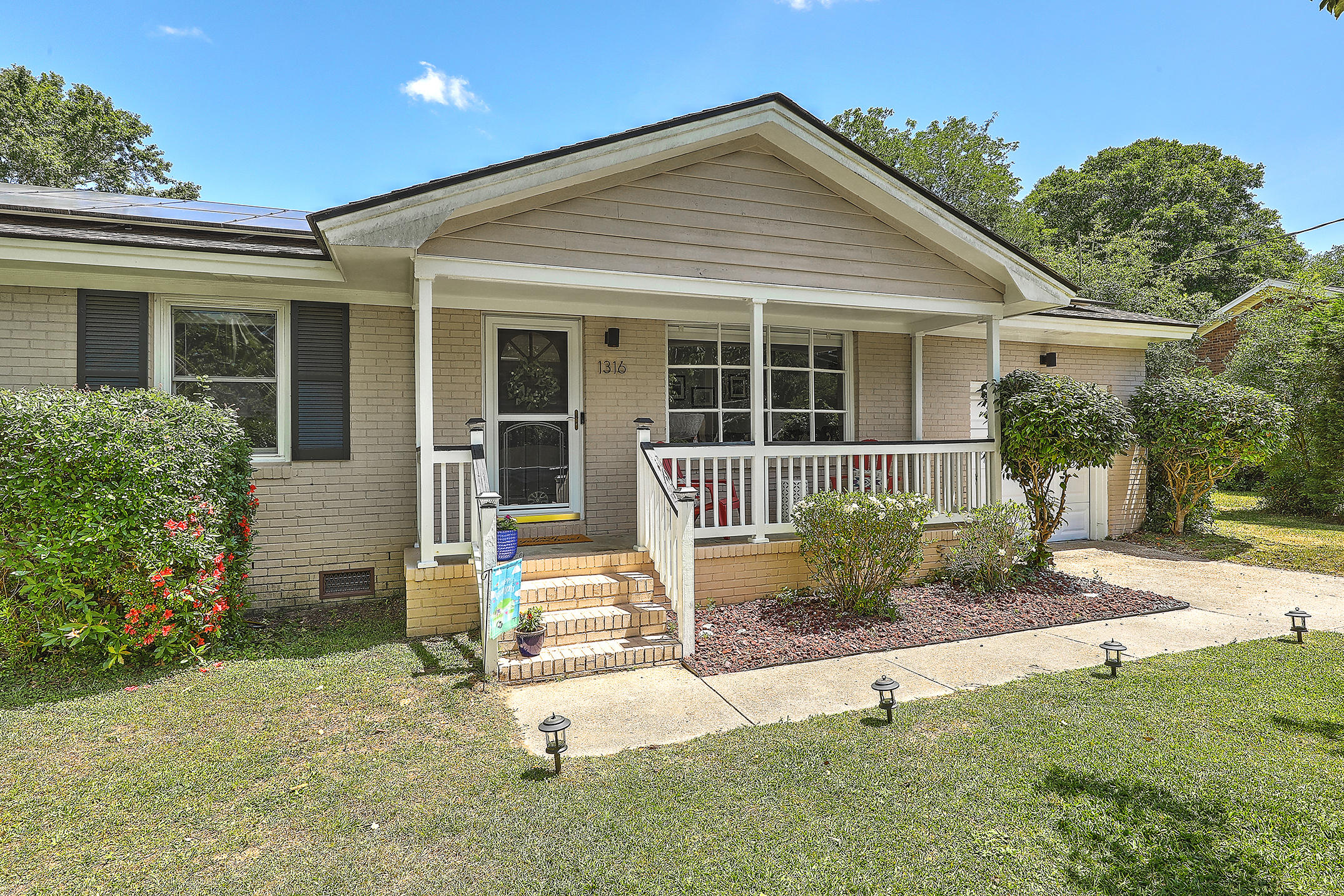 1316 Julian Clark Road Charleston, SC 29412 - Photo 6 of 47 1R3A0061_2_3_4_5_6_7