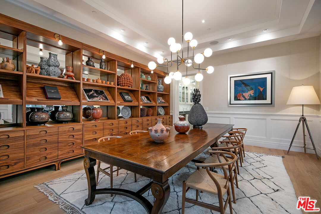 2333 Mandeville Canyon Road Los Angeles, CA 90049 - Photo 6 of 17