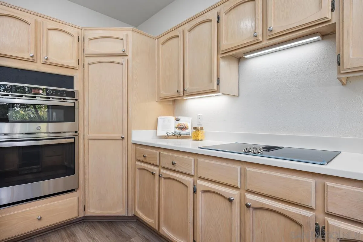5125 Renaissance Avenue, Unit B San Diego, CA 92122 - Photo 16 of 45