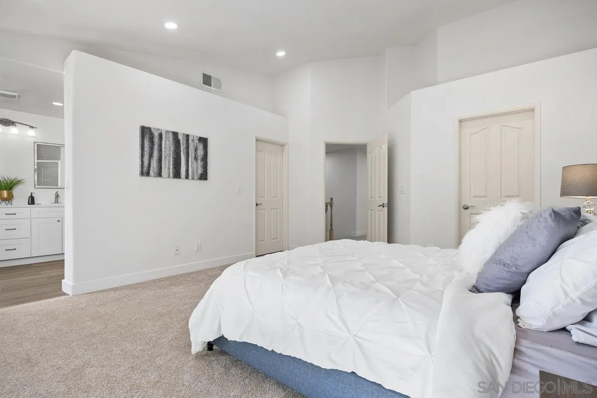 5125 Renaissance Avenue, Unit B San Diego, CA 92122 - Photo 22 of 45