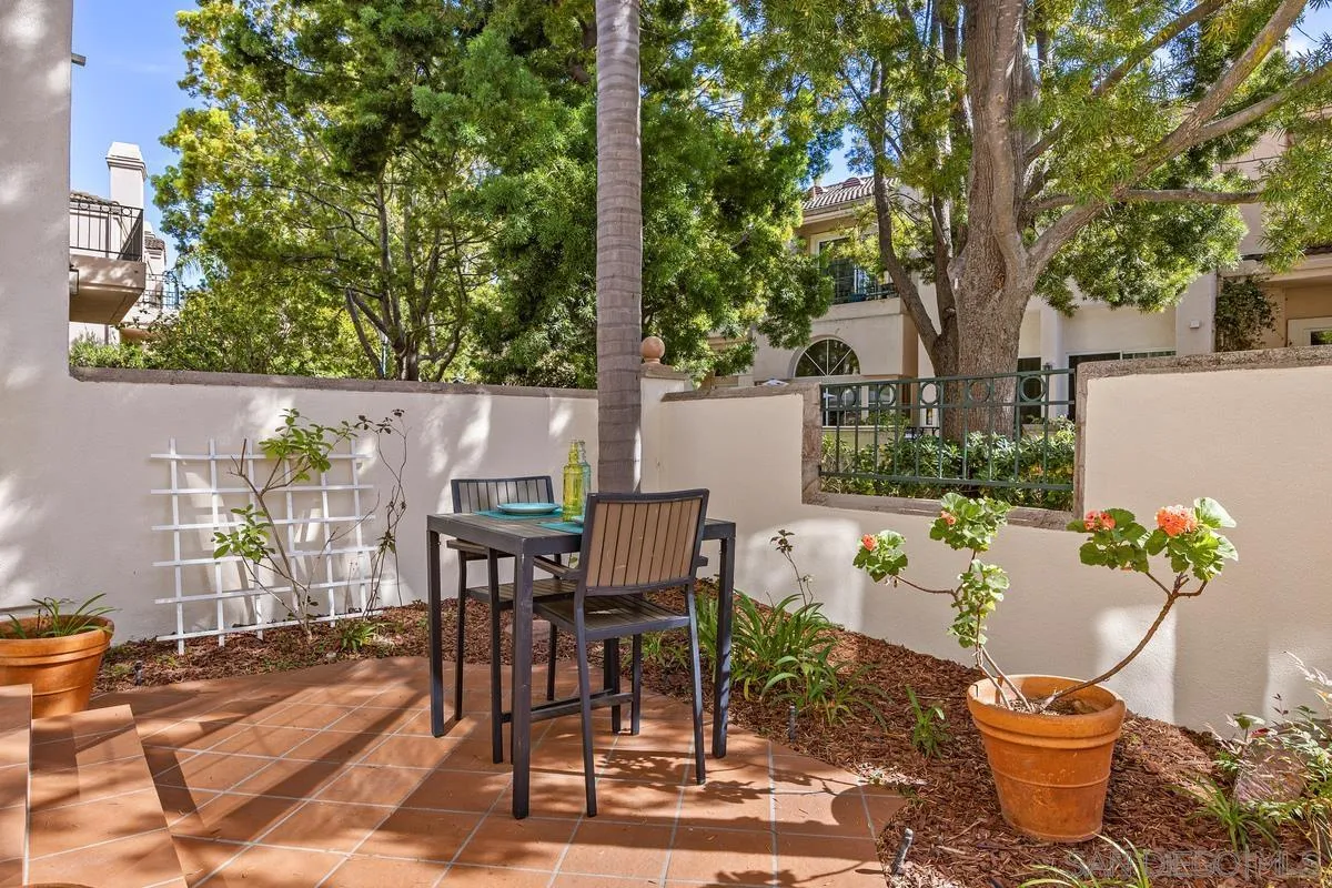 5125 Renaissance Avenue, Unit B San Diego, CA 92122 - Photo 3 of 45