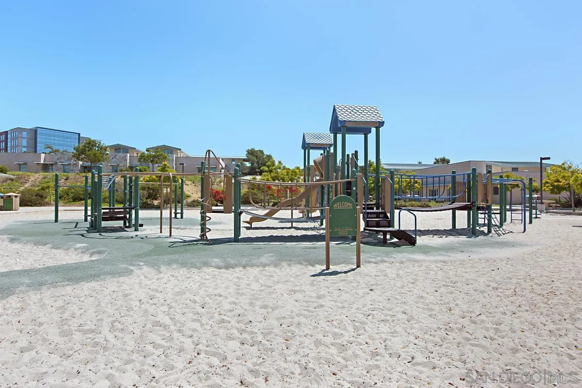 5125 Renaissance Avenue, Unit B San Diego, CA 92122 - Photo 41 of 45