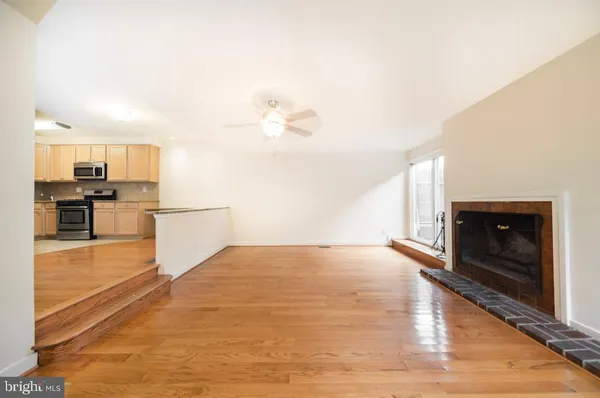 $2,035 | 1634-38 Lombard Street, Unit 3, Philadelphia, PA 19146