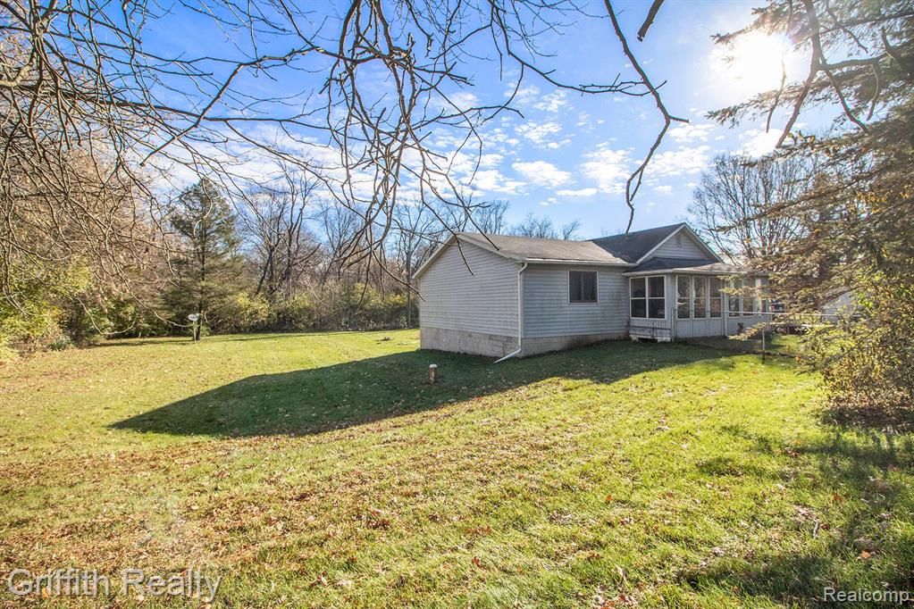 9391 Carpenter Road Milan, MI 48160 - Photo 15 of 18