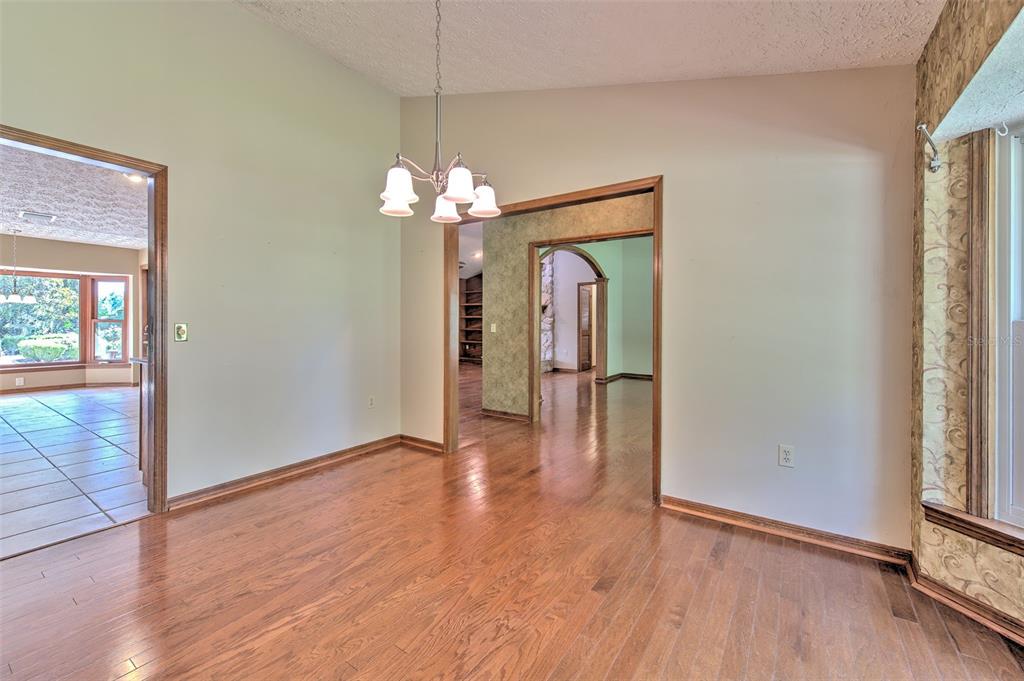 2102 Whitlock Place Dover, FL 33527 - Photo 6 of 45