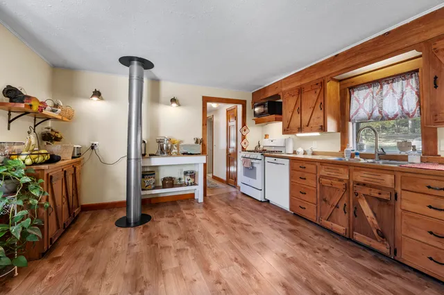 $269,900 | 772 Prescott Road, Manchester, ME 04351