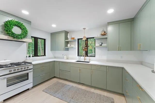 $1,990,000 | 3 Crescent Street, Minnetonka Beach, MN 55391