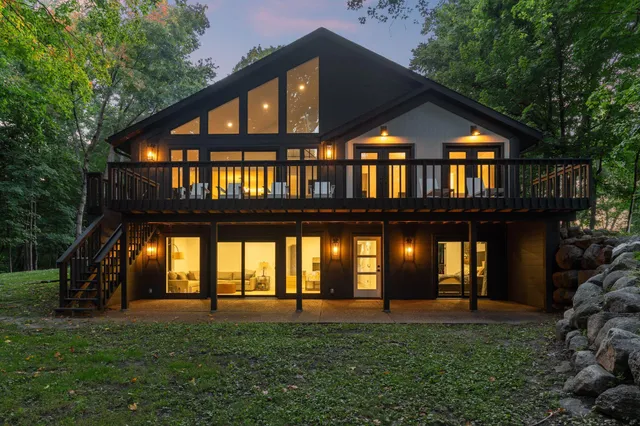 $1,990,000 | 3 Crescent Street, Minnetonka Beach, MN 55391