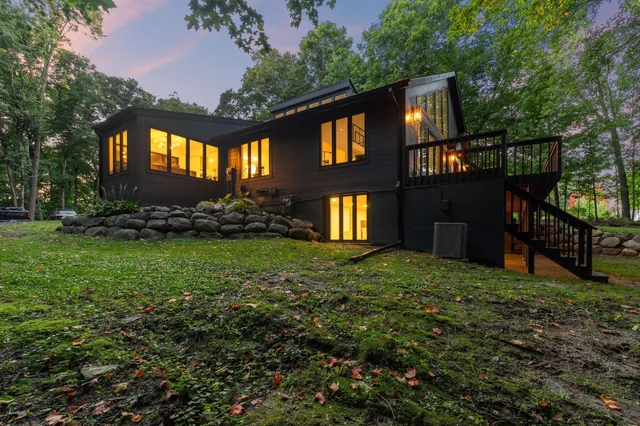 $1,990,000 | 3 Crescent Street, Minnetonka Beach, MN 55391