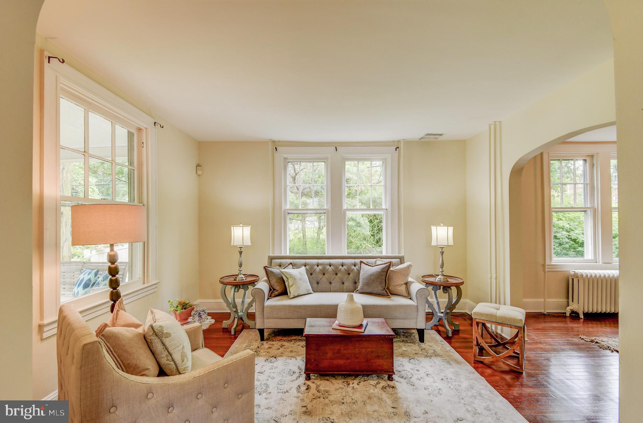 Wonderful spacious living room
