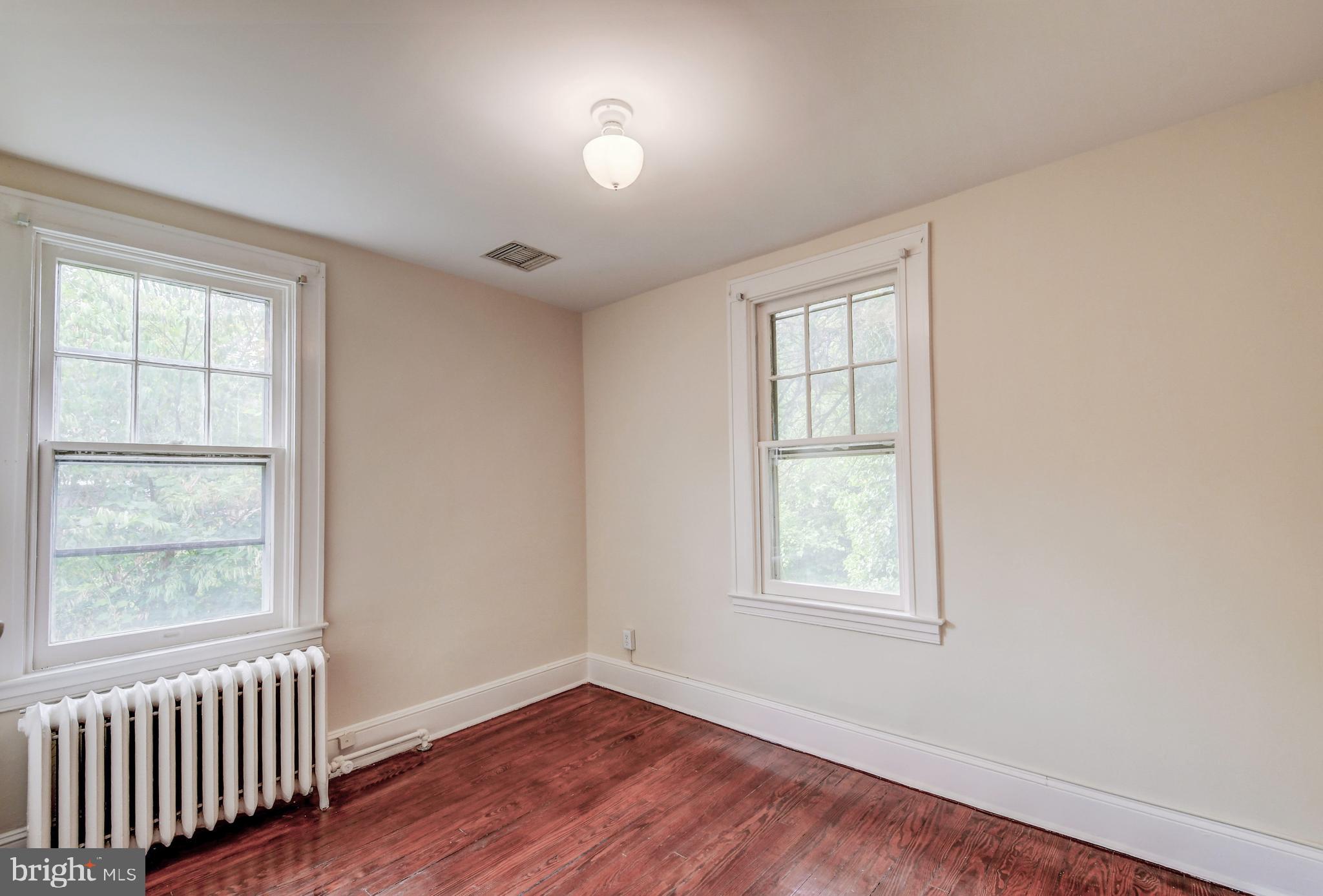 6403 Clearspring Road Baltimore, MD 21212 - Photo 28 of 37 Bedroom 3
