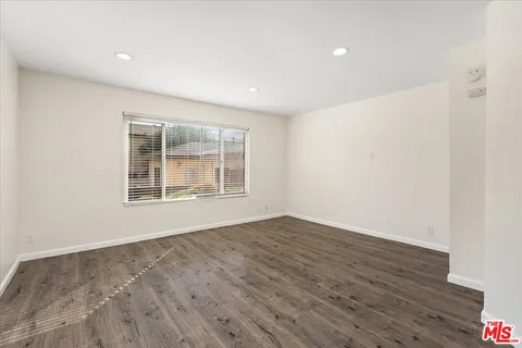 $445,000 | 708 North Eucalyptus Avenue, Unit 104, Inglewood, CA 90302
