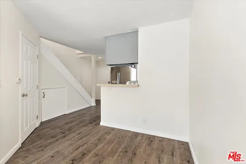 $445,000 | 708 North Eucalyptus Avenue, Unit 104, Inglewood, CA 90302