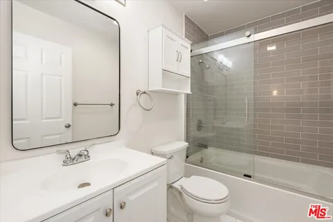 $445,000 | 708 North Eucalyptus Avenue, Unit 104, Inglewood, CA 90302