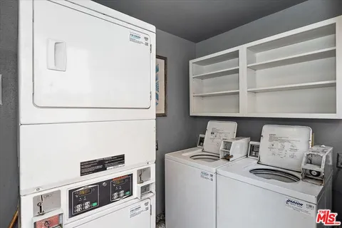 $445,000 | 708 North Eucalyptus Avenue, Unit 104, Inglewood, CA 90302