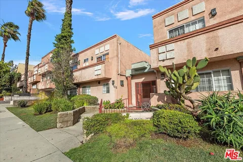 $445,000 | 708 North Eucalyptus Avenue, Unit 104, Inglewood, CA 90302