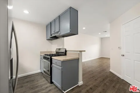 $445,000 | 708 North Eucalyptus Avenue, Unit 104, Inglewood, CA 90302