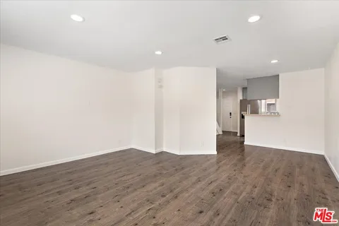 $445,000 | 708 North Eucalyptus Avenue, Unit 104, Inglewood, CA 90302