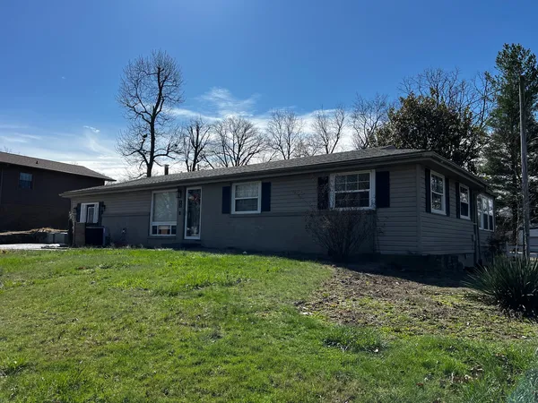 $240,000 | 33 Westwood Drive, Mount Vernon, IL 62864