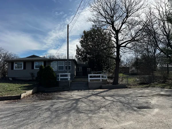 $240,000 | 33 Westwood Drive, Mount Vernon, IL 62864