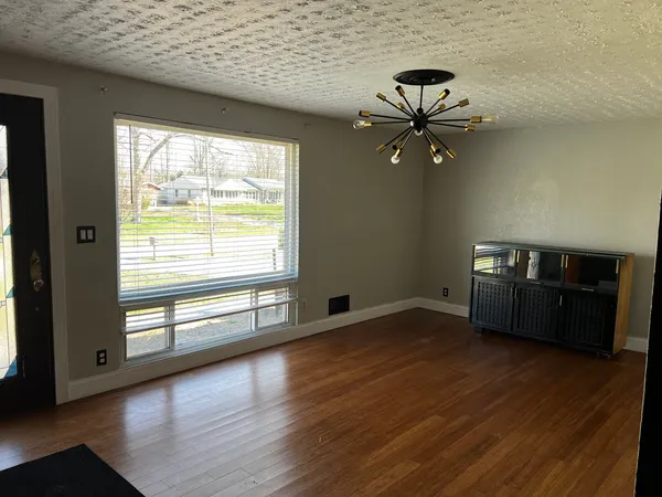 $240,000 | 33 Westwood Drive, Mount Vernon, IL 62864