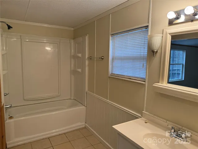 $269,500 | 55 Twin Oaks Lane, Spruce Pine, NC 28777