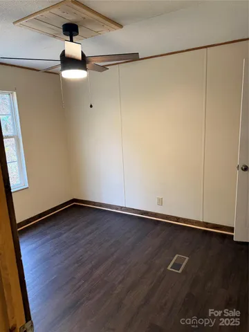 $269,500 | 55 Twin Oaks Lane, Spruce Pine, NC 28777