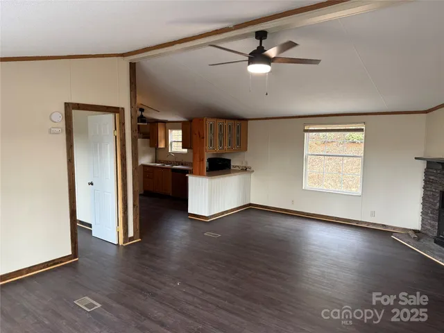 $269,500 | 55 Twin Oaks Lane, Spruce Pine, NC 28777