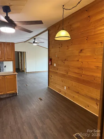 $269,500 | 55 Twin Oaks Lane, Spruce Pine, NC 28777