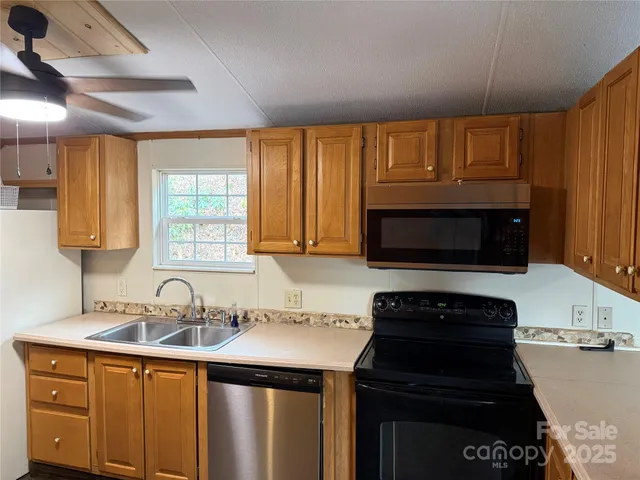 $269,500 | 55 Twin Oaks Lane, Spruce Pine, NC 28777