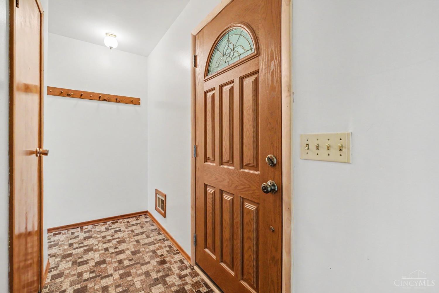 3148 West Fork Road Cincinnati, OH 45239 - Photo 4 of 44