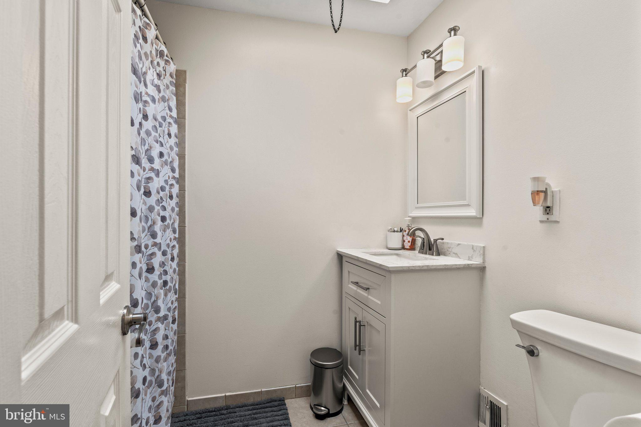 4406 Crossland Road Philadelphia, PA 19154 - Photo 19 of 32 Gallery Image 19