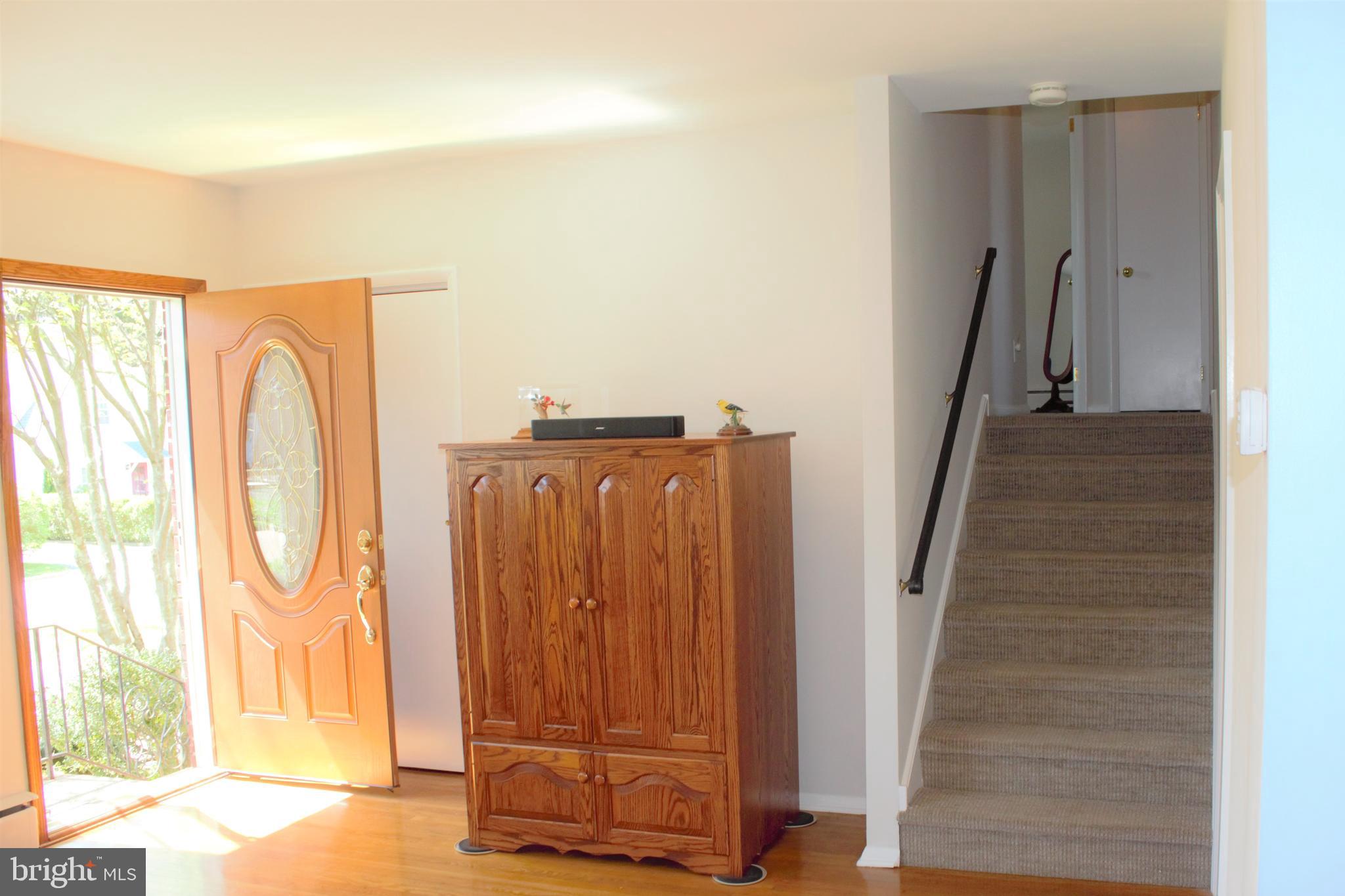6319 Arlingham Road Flourtown, PA 19031 - Photo 3 of 30 Front Entry
