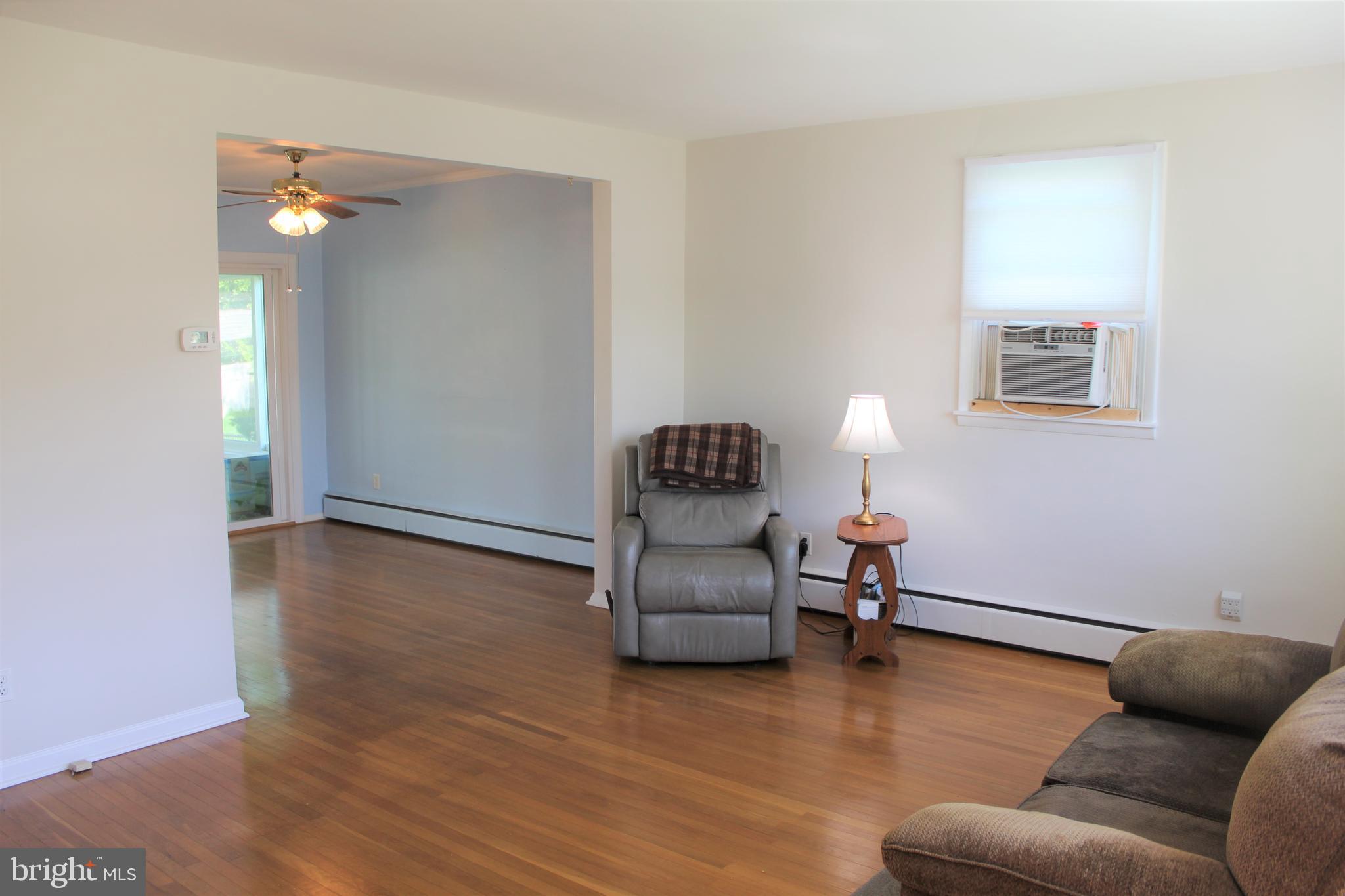 6319 Arlingham Road Flourtown, PA 19031 - Photo 4 of 30 Living Room