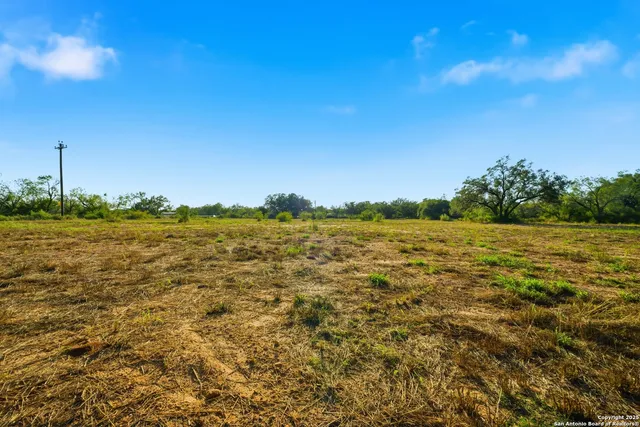 $150,000 | 0 Speed Avenue, Moore, TX 78057