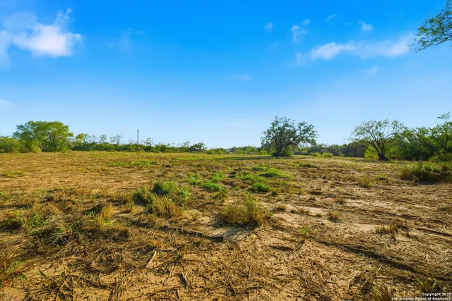 $150,000 | 0 Speed Avenue, Moore, TX 78057