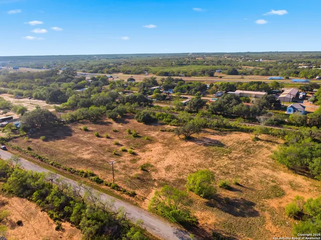 $150,000 | 0 Speed Avenue, Moore, TX 78057