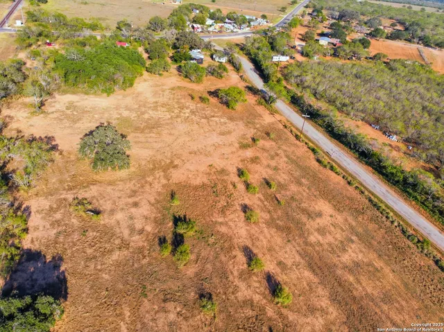 $150,000 | 0 Speed Avenue, Moore, TX 78057