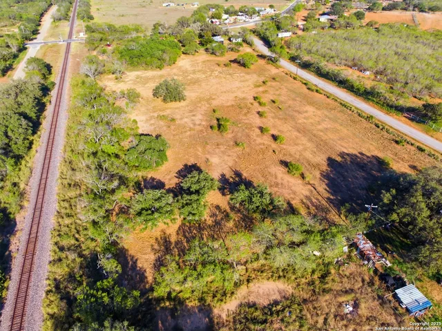 $150,000 | 0 Speed Avenue, Moore, TX 78057