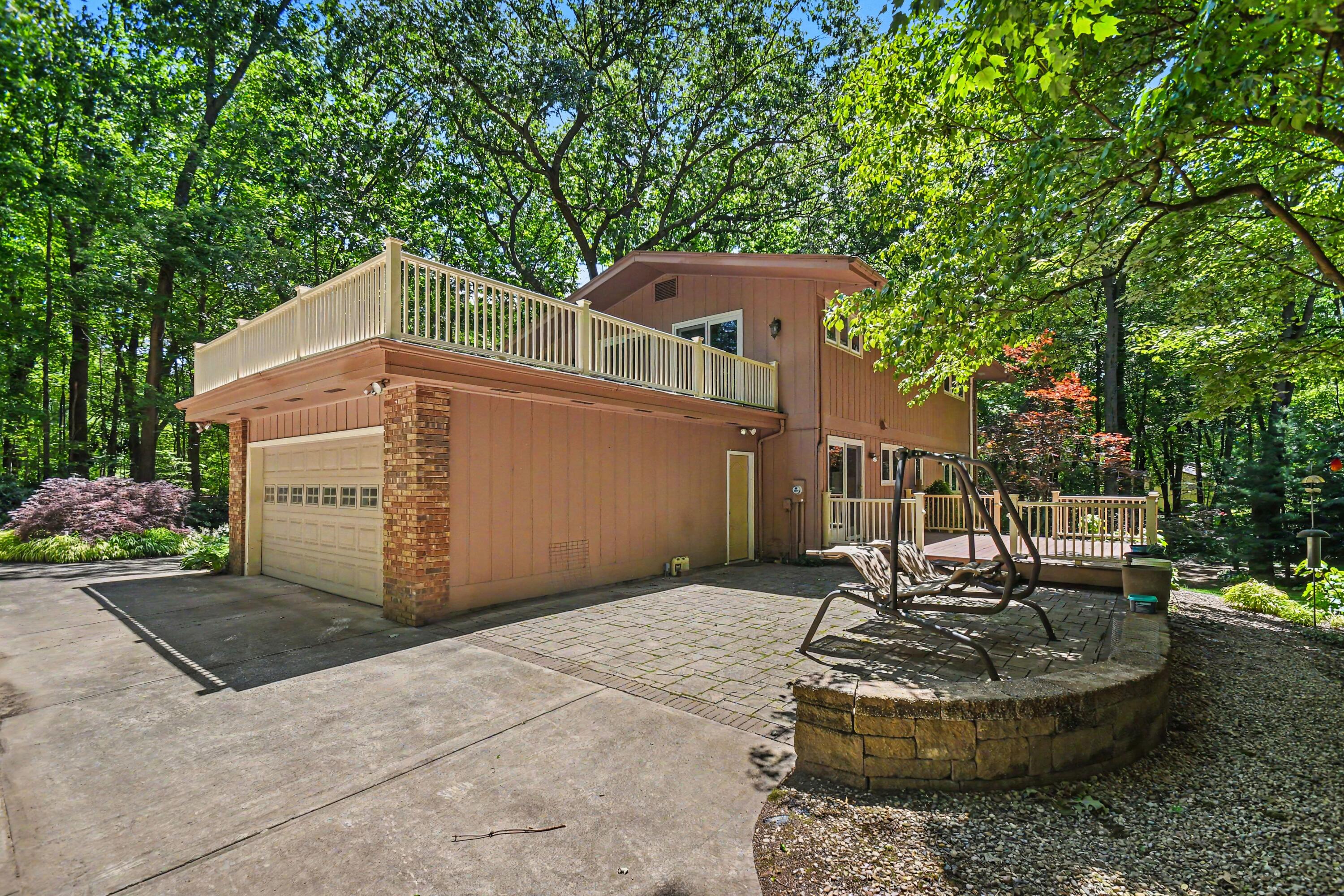 11180 Jones Road Berrien Springs, MI 49103 - Photo 6 of 41 030_file_4948