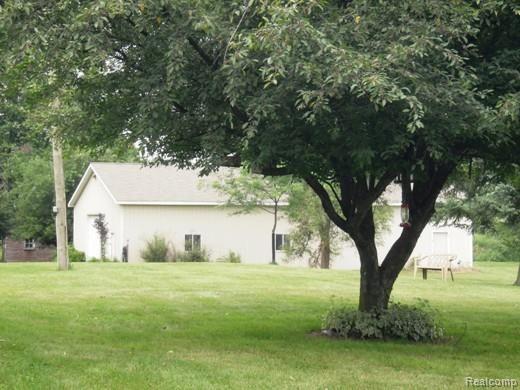 5885 Thomas Road Oxford, MI 48371 - Photo 5 of 25 Pole Barn 64 x 40.jpg