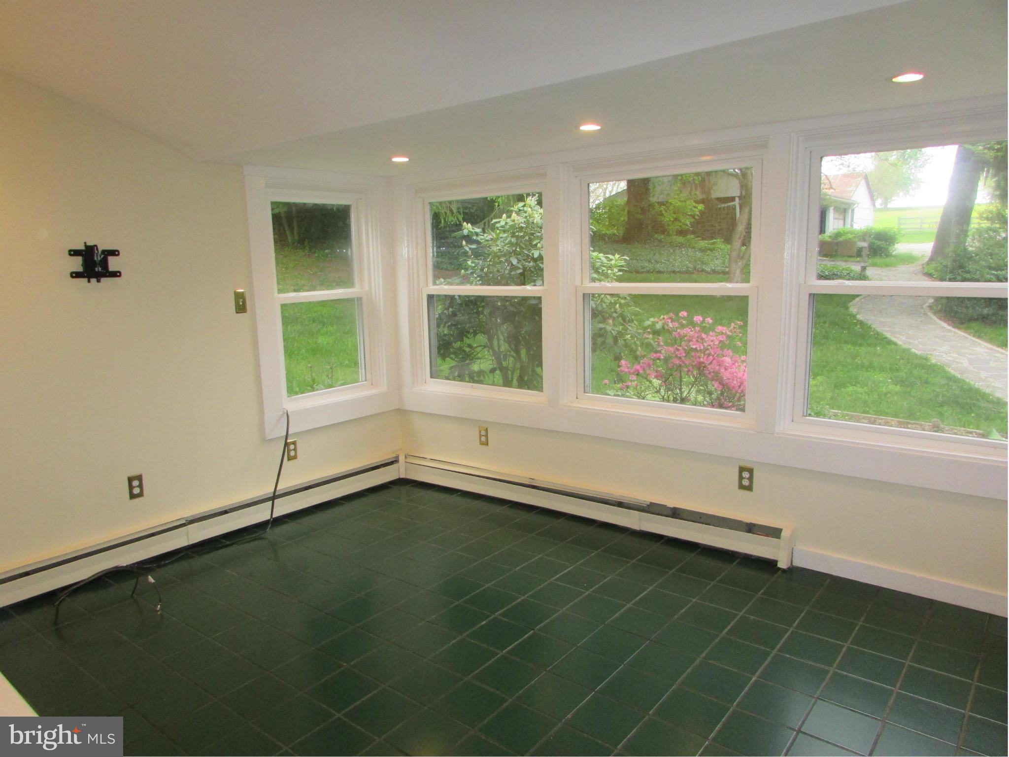 2506 Albert Rill Road Westminster, MD 21157 - Photo 12 of 29 Sunroom or Breakfast room